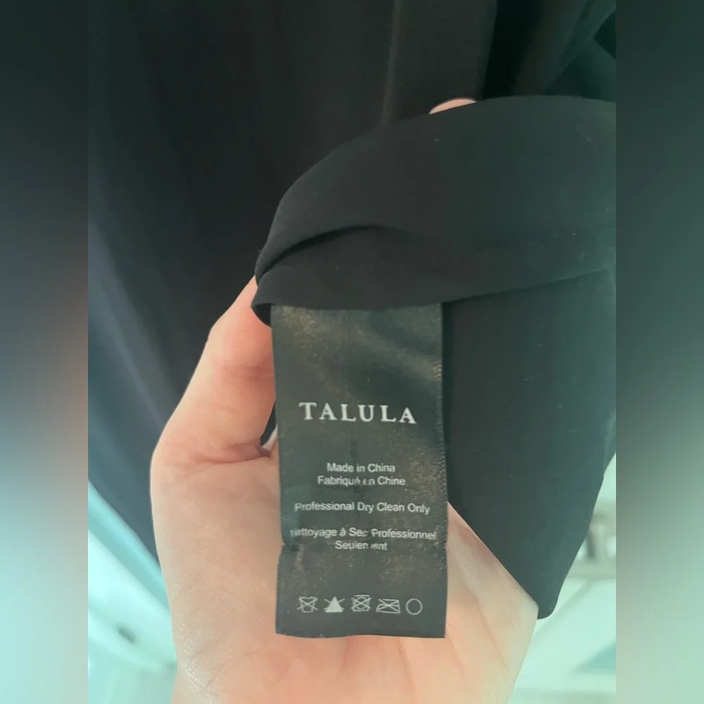 Aritzia Talula Long Flowy Cap-Sleeve Dress - Picture 11 of 14